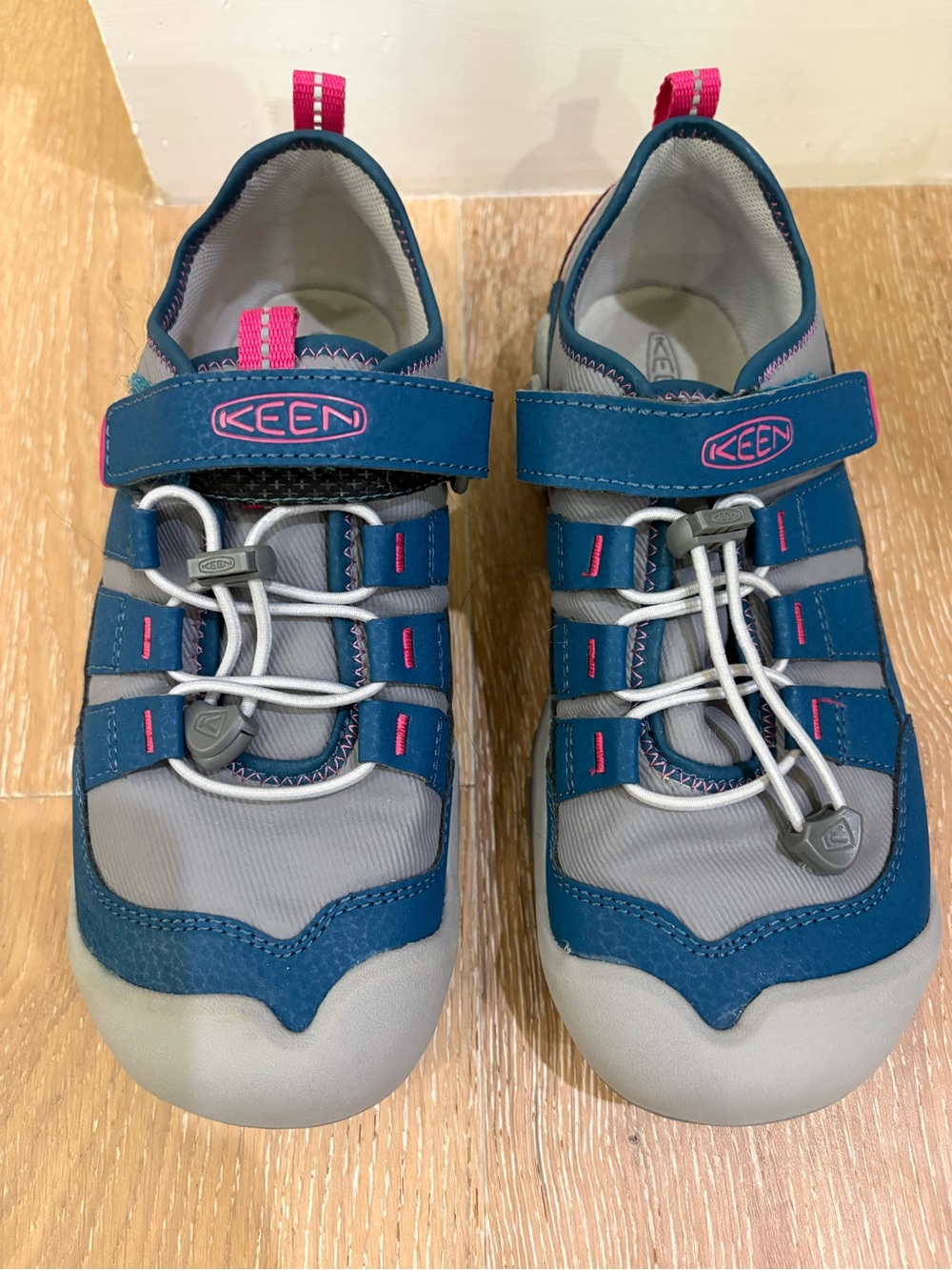 Keen Youth Knotch Hollow Sneakers Blue/Gray Round Toe Bungee Loop Size 3 NEW